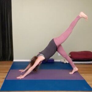 Organic cotton pocket leggings by Wear Pact.